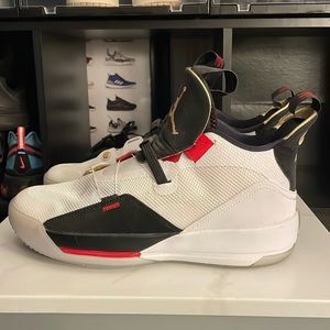 Air Jordan 33 “Future of Flight”. Only worn a few times, box included.